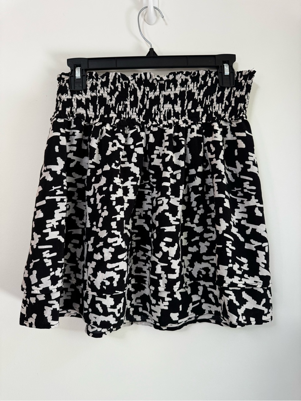 Rails Addison Skirt Black and White Printed Smocked Mini Skirt Size Medium